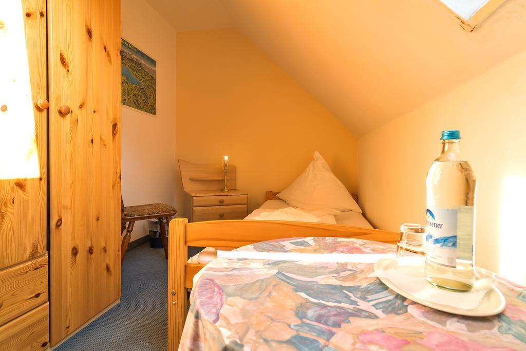 Hotel Zum Lieben Augustin Meersburg Rum bild